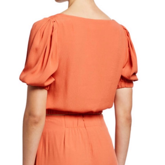 NEW ASTR The Label Drew Crop Top Shirt Rust M - Picture 3 of 4